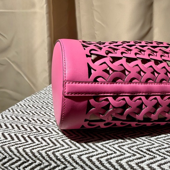 Kate Spade “Spade Flower” Cutout Dorie Bucket Bag - Pink - 2019 - NWOT - Picture 13 of 16